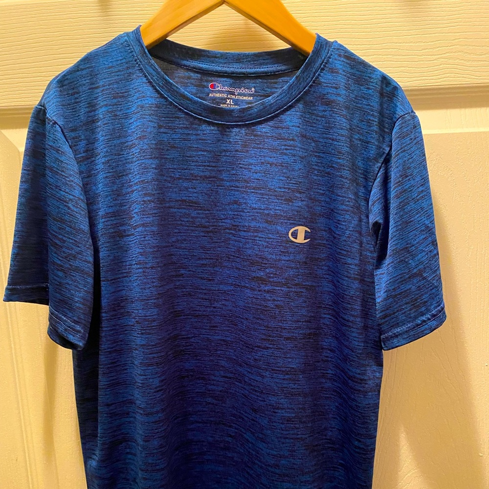 Champion black black Teeshirt YXL (looks more like large)